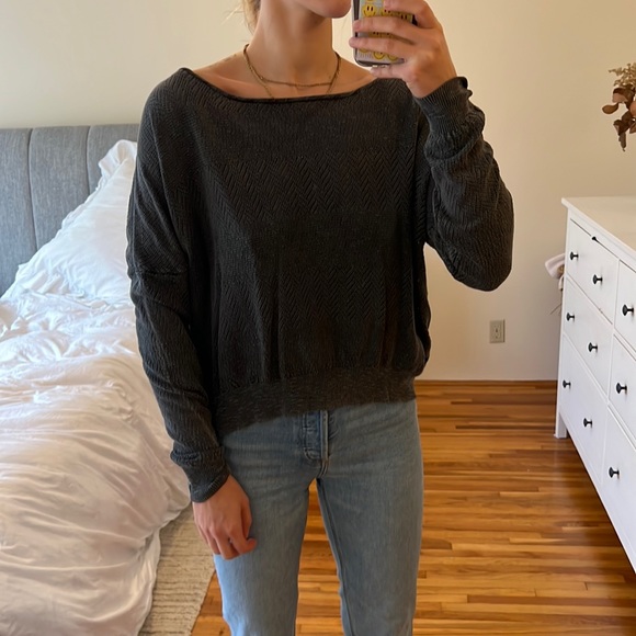 Brandy Melville Off the Shoulder Sweater - Picture 2 of 2